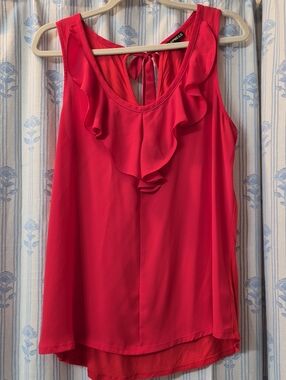 Express Romantic Sleevless  Ruffle Open Tie Back Red Flowy Top Sz M